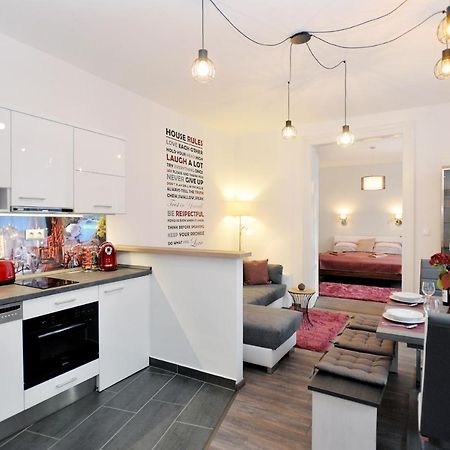 Nobilis Apartman เอ็กเกอร์ ภายนอก รูปภาพ