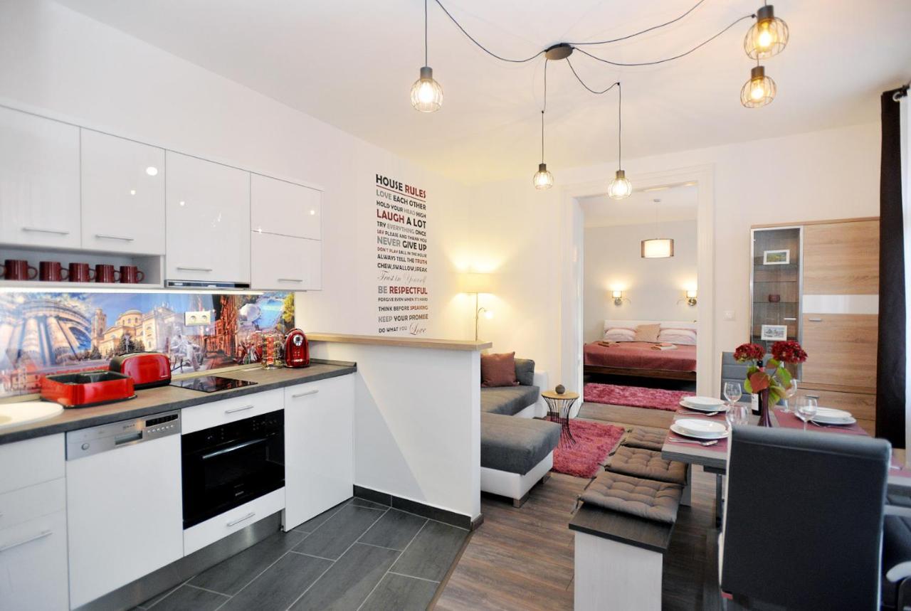 Nobilis Apartman เอ็กเกอร์ ภายนอก รูปภาพ