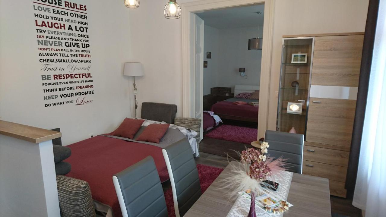Nobilis Apartman เอ็กเกอร์ ภายนอก รูปภาพ