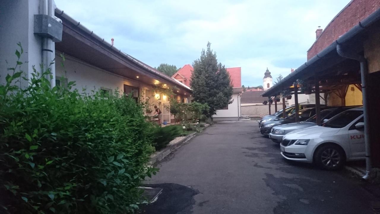 Nobilis Apartman เอ็กเกอร์ ภายนอก รูปภาพ