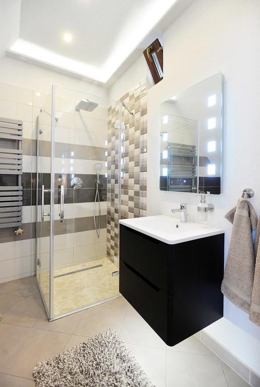 Nobilis Apartman เอ็กเกอร์ ภายนอก รูปภาพ