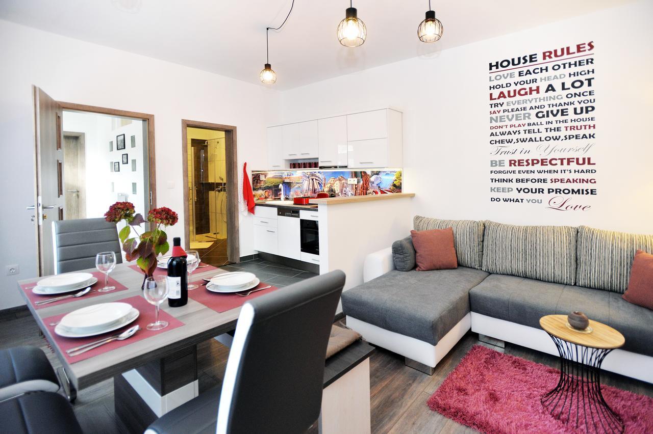 Nobilis Apartman เอ็กเกอร์ ภายนอก รูปภาพ