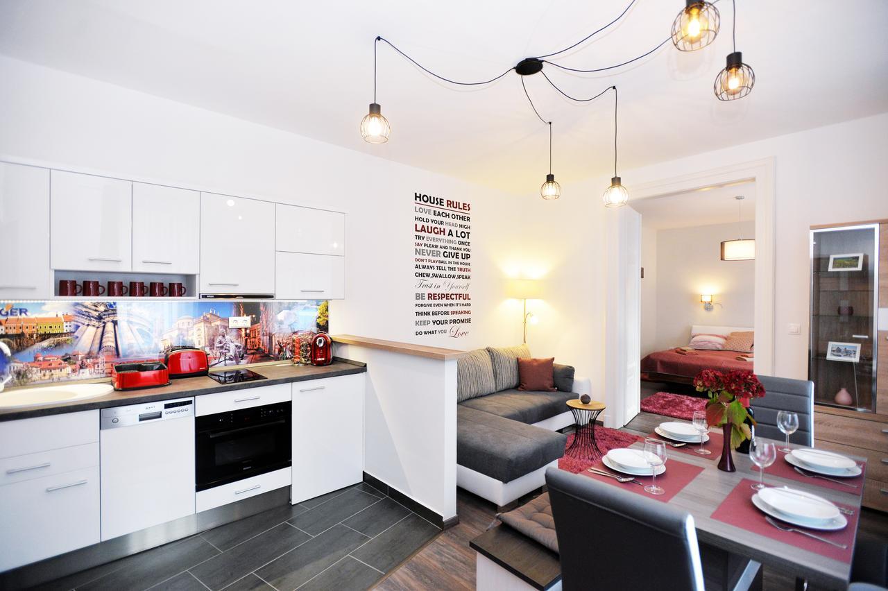 Nobilis Apartman เอ็กเกอร์ ภายนอก รูปภาพ